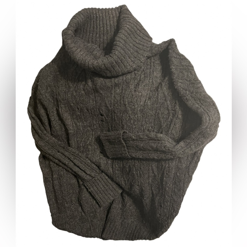 Free People Cable Knit Vintage Worn Look Sweater🌹 - Picture 3 of 9